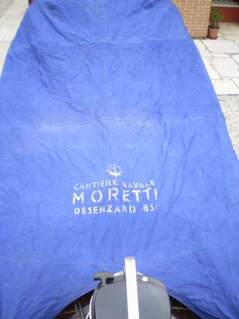 logo Moretti, poppa